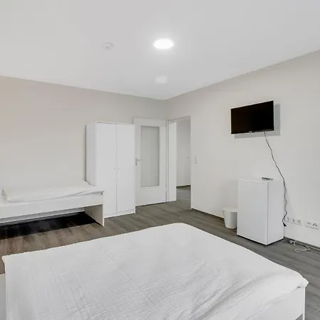 Apartment Monteursunterkunft Mit Balkon In