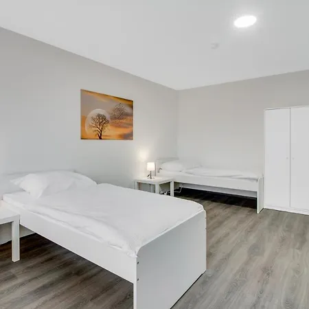 Apartment Monteursunterkunft Mit Balkon In