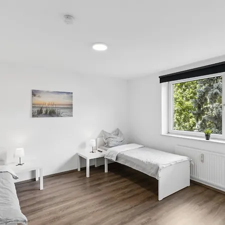 Apartament Monteursunterkunft Mit Balkon In *