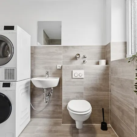 Monteursunterkunft Mit Balkon In Apartament *