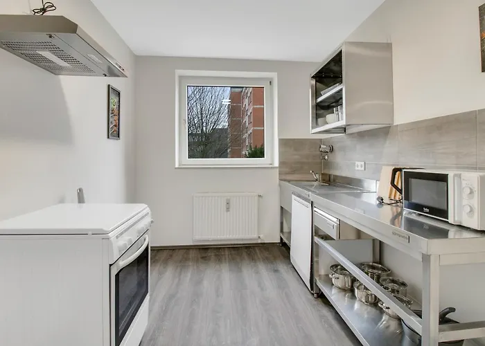 Monteursunterkunft Mit Balkon In Apartment *