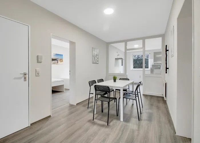 Apartment Monteursunterkunft Mit Balkon In *